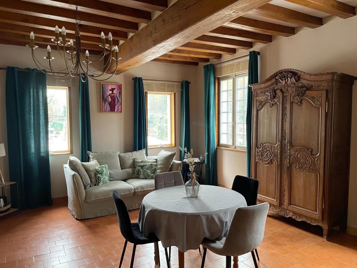 Отель Le Prieure Des Fontaines Les Preaux Экстерьер фото